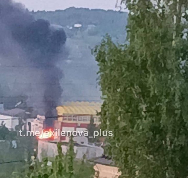 AnatolijUkraine on Twitter / X Exilenova+ @?Exilenova_plus Last night, the Ukrainian Defense Forces carried out a strike on the Bolkhov Semiconductor Device Plant (JSC ?BZPP?) in the Oryol region ? a key component of Russia?s military-industrial complex. The main area of activity of the Joint Stock Company ?Bolkhov Semiconductor Device Plant? (JSC ?BZPP?) is the development and production of electronic equipment for radio-electronic systems. BZPP manufactures microchips, semiconductors, indicators, microassemblies, and ?eternal batteries? for radio-electronic equipment. The plant?s products are used in communication, control, electronic warfare systems, and simulators for tanks and missile systems. It collaborates with the ?Sozvezdie? concern and other defense industry entities. The plant is under international sanctions but continues active operations: up to 3 million devices are produced annually, and around 700 employees work there.
